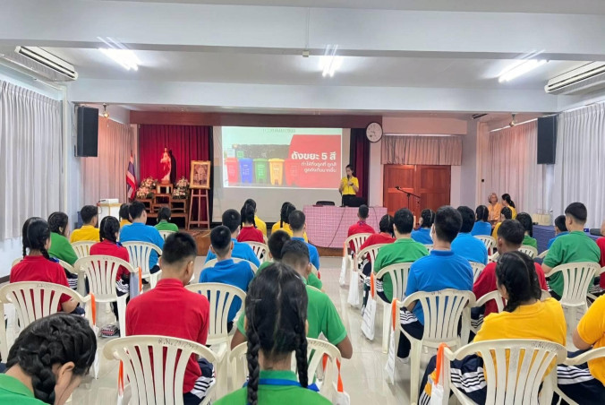 บรรยายให้ความรู้เรื่อง ”การคัดแยกขยะและการจัดการขยะตามหลัก 4Rs“ ณ โรงเรียนสตรีมารดาพิทักษ์