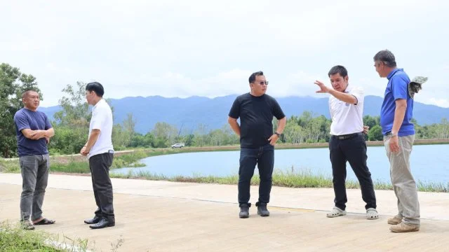 อบจ.จันทบุรี ร่วมกับ เทศบาลตำบลพลับพลานารายณ์ ลงพื้นที่ติดตามการเดินเครื่องสูบน้ำฝายบ่อเอก (ตายัง) เร่งระบายน้ำช่วยเหลือประชาชน