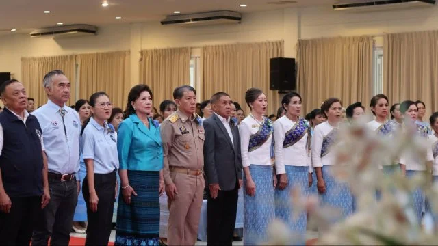 สตรีอาสาพัฒนาเทศบาลตำบลพลับพลานารายณ์ ร่วมงาน "รวมพลคนรักแม่" มุ่งพัฒนาศักยภาพสตรี พร้อมเชิดชูเกียรติแม่ต้นแบบ 77 ราย รับวันแม่แห่งชาติ
